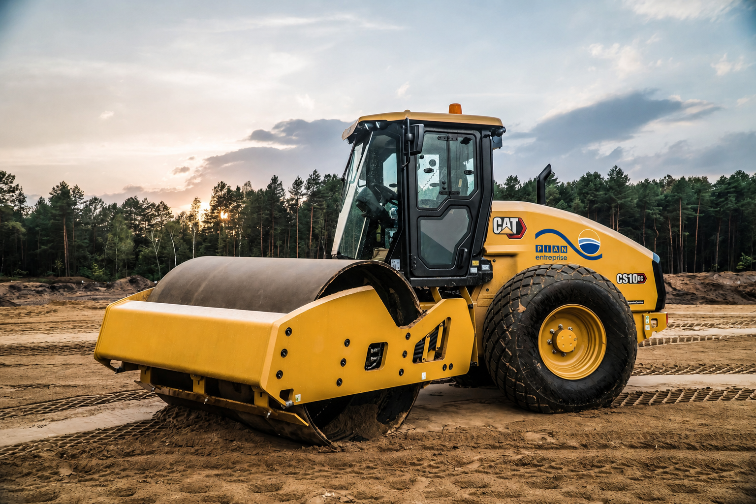 Compacteur V4 aux couleurs de PIAN ENTREPRISE disponible à la location