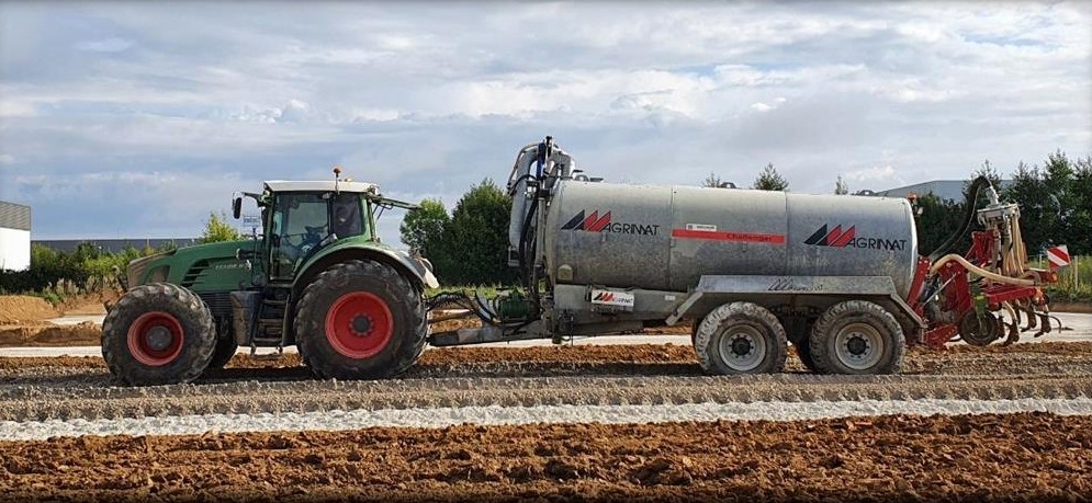 Enfouisseuse arroseuse AGRIMAT disponible à la location