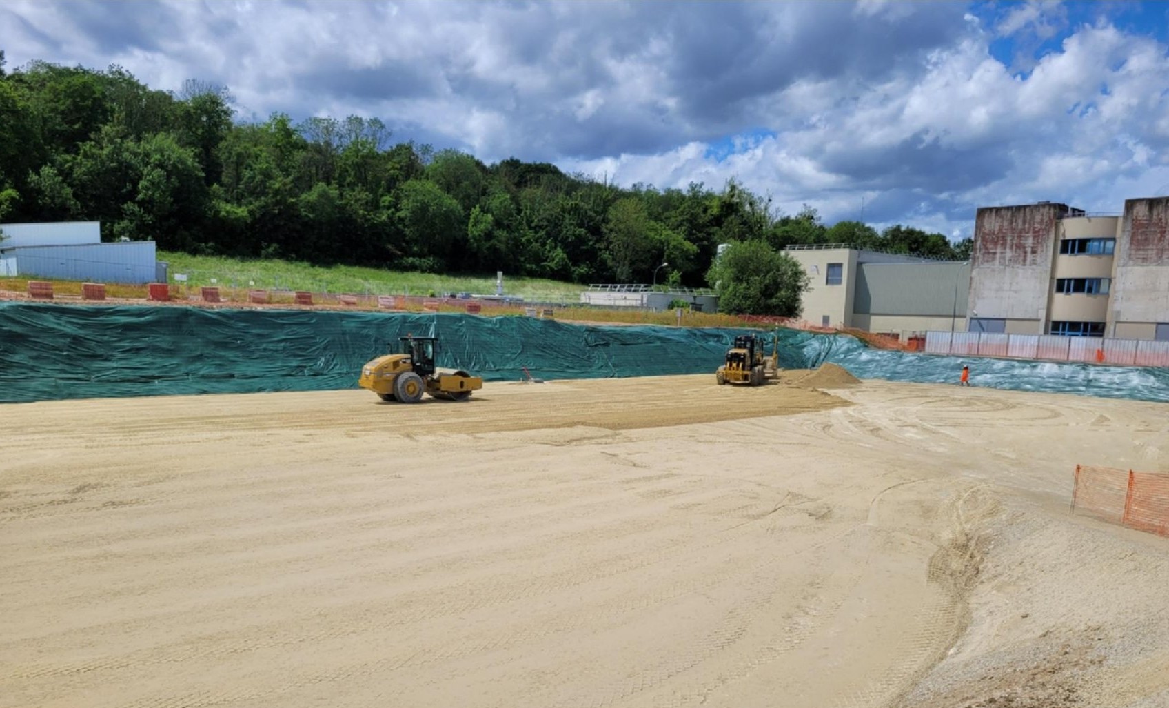Compactage et réglage des matériaux sur le chantier Veolia à Annet-sur-Marne